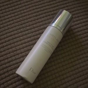 Dior Airflash Radiant Base in Silver and Cream